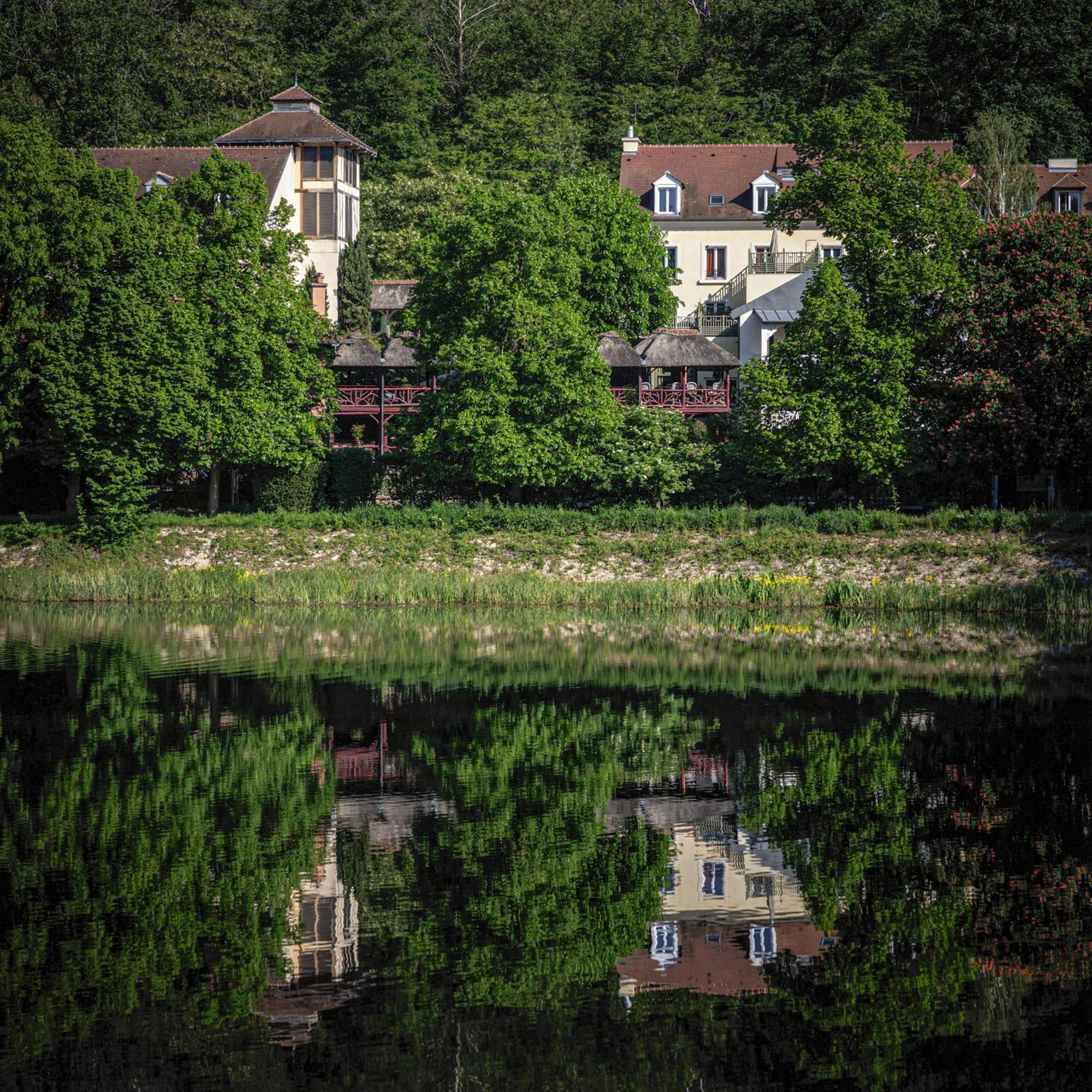 Les Etangs De Corot 4*